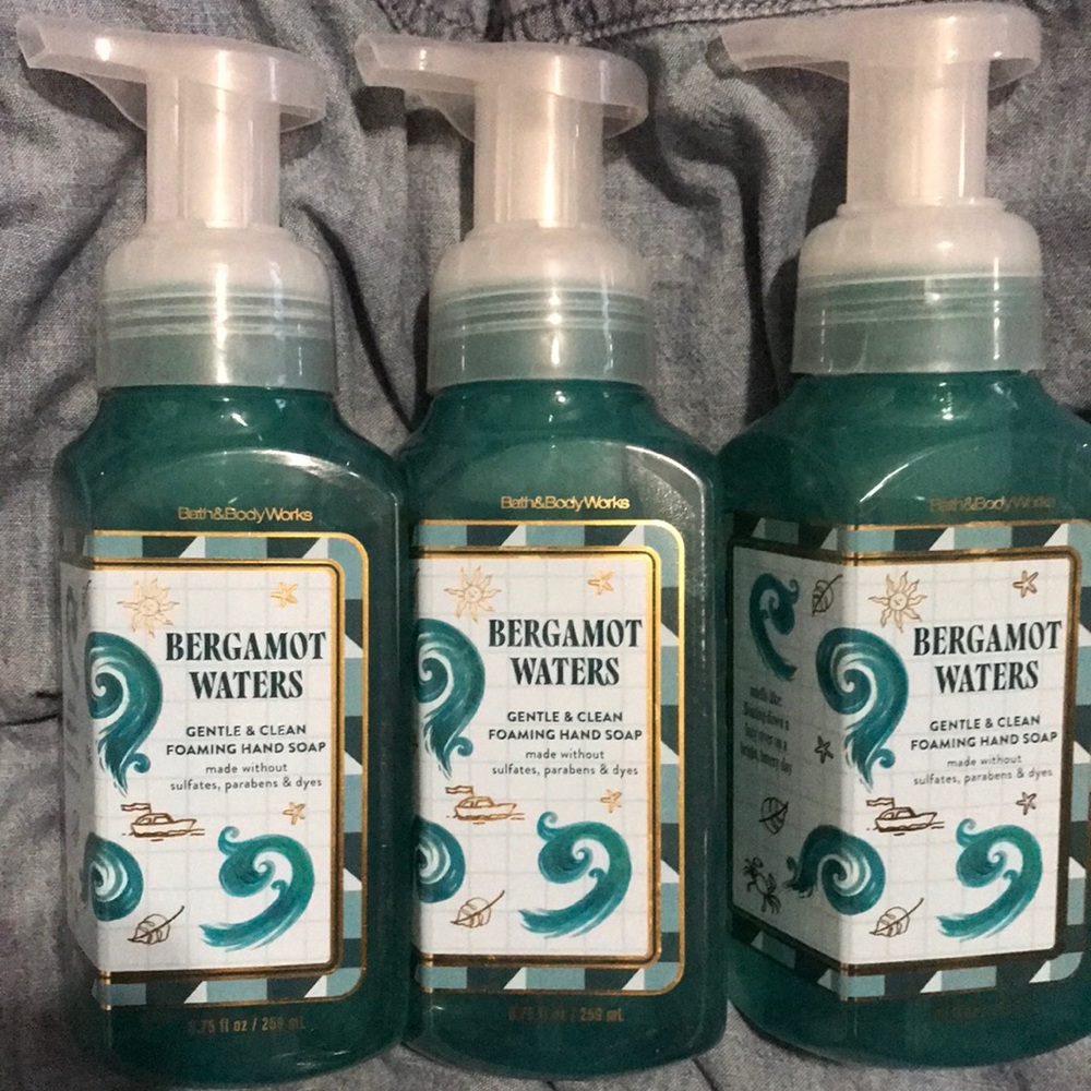 White Barn / Bath & Body Works- Bergamot Waters